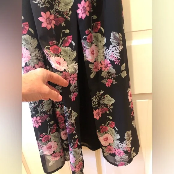 ✨Beautiful long floral dress!! - Picture 2 of 6